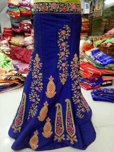 कशीदाकारी लहंगा