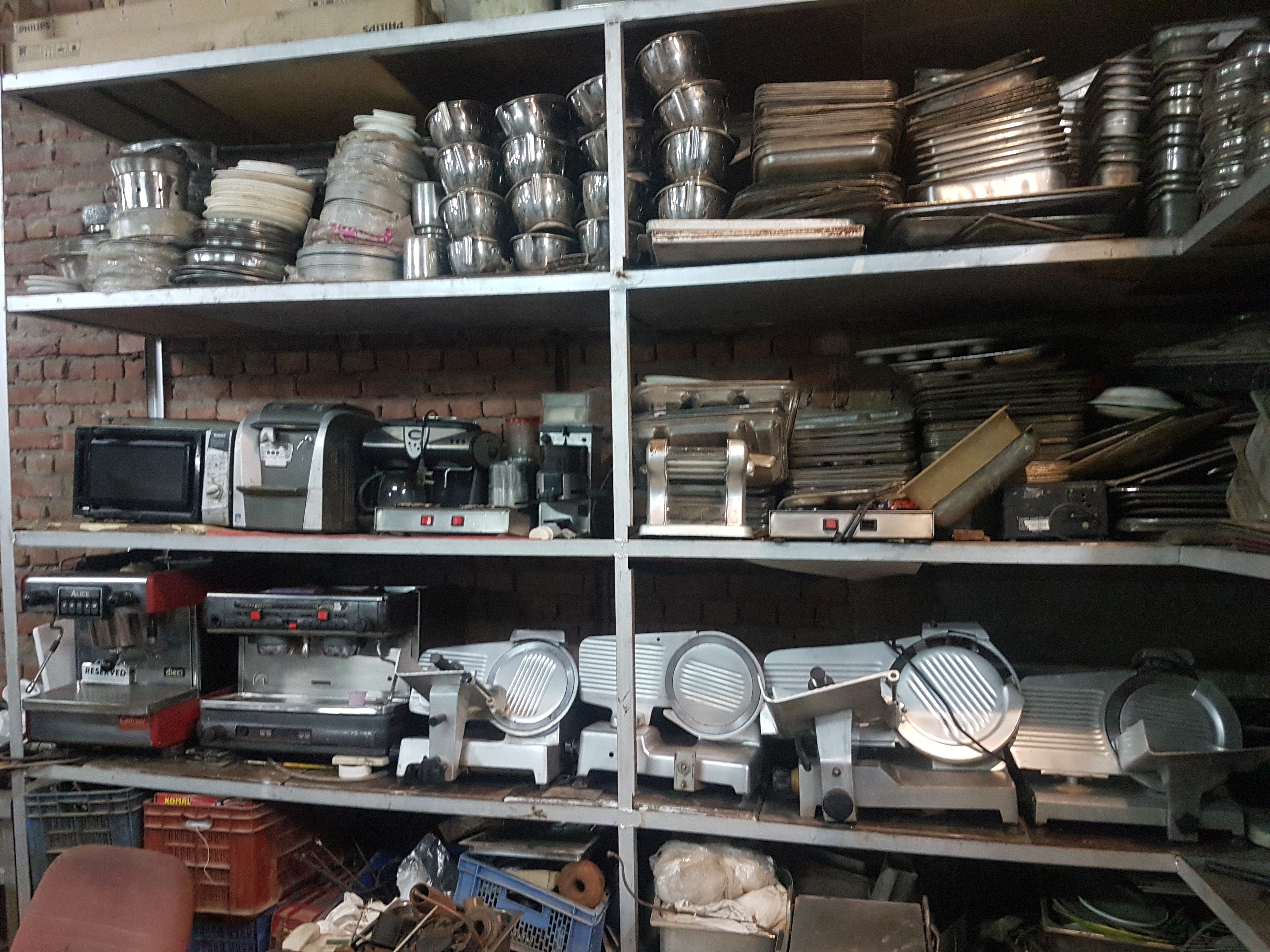 Kitchen Equipment - Automatic Grade: Manual