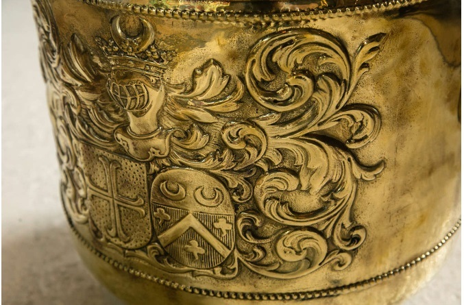 Large Brass Planter - Coat Of Arms Design Elegant Gold Finish For Home And Balcony Decoration