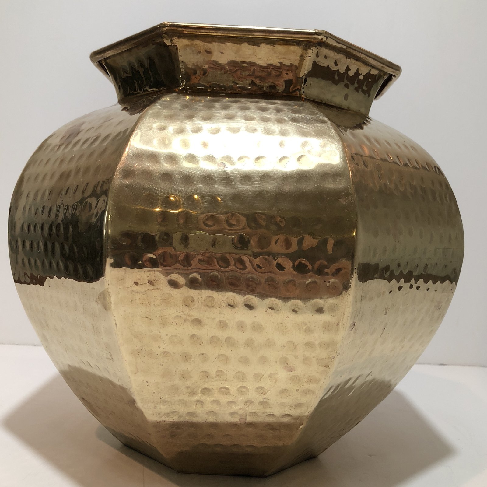 Large Vintage Hammered Brass Planter Or Vase Dimensions: 10.5 W A 10.5 D A 10 H Centimeter (Cm)