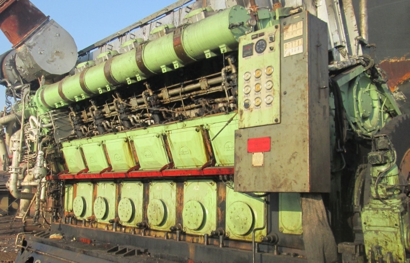 Semi-automatic Man B&w 12v32/40 Marine Engine Year 2003