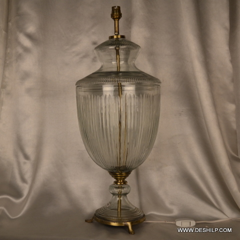 Table Top Cutting Glass Antique Table Lamp - Color: Transparent