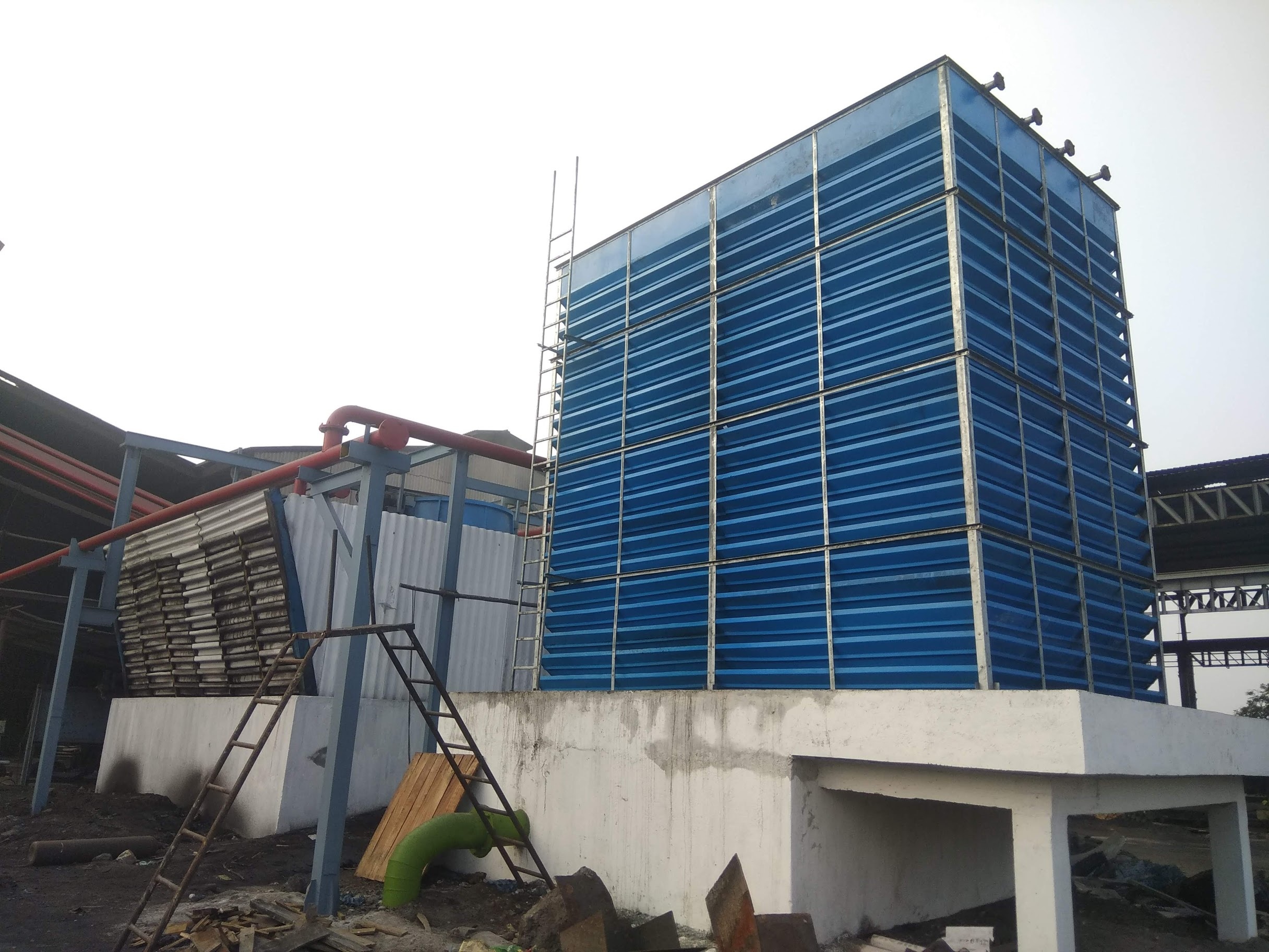 Fanless Cooling Tower - Electric Power, Available In Various Sizes , Efficient Cooling With Corrosion Resistant Body