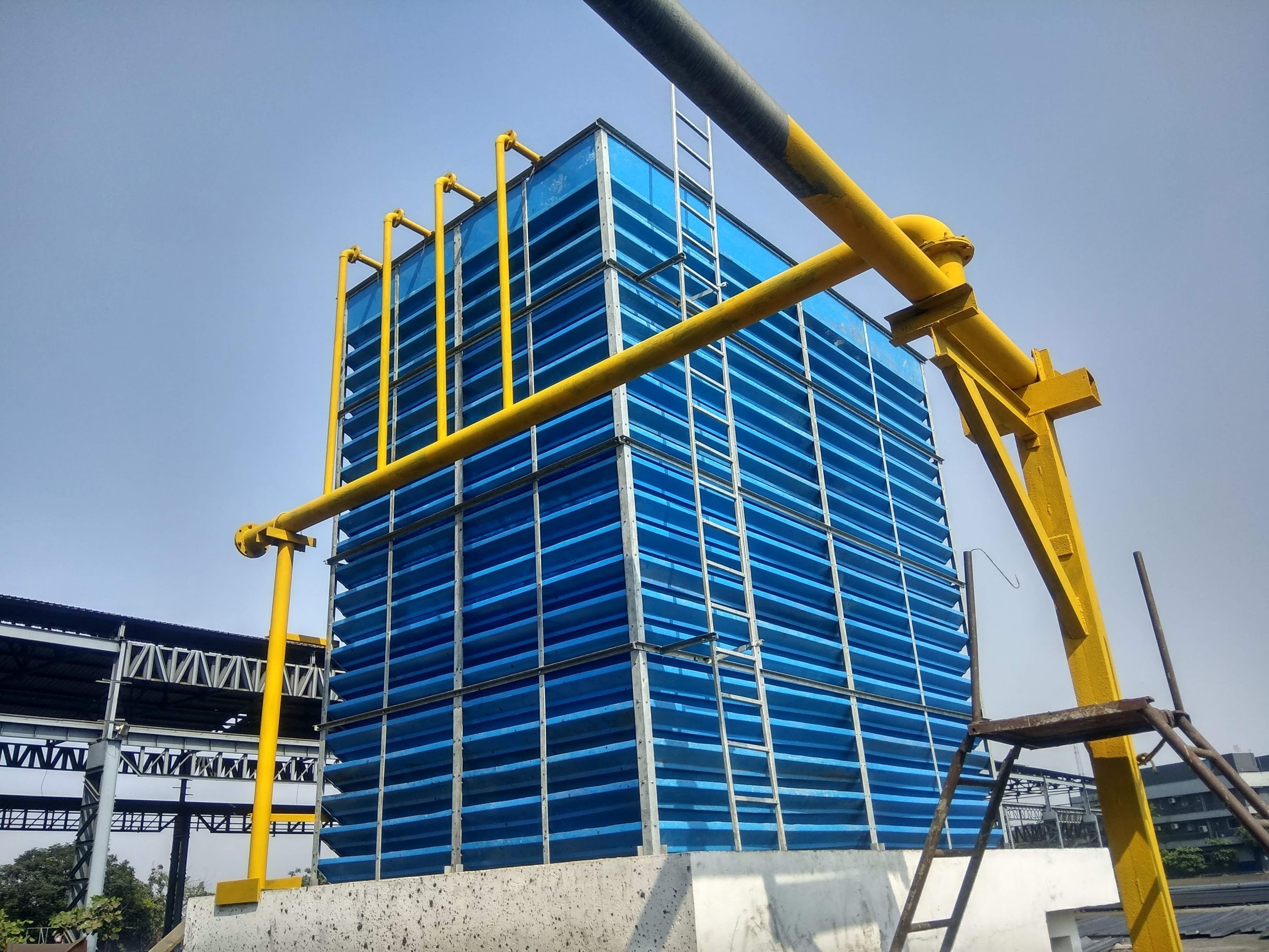 Fanless Cooling Tower - Electric Power, Available In Various Sizes , Efficient Cooling With Corrosion Resistant Body