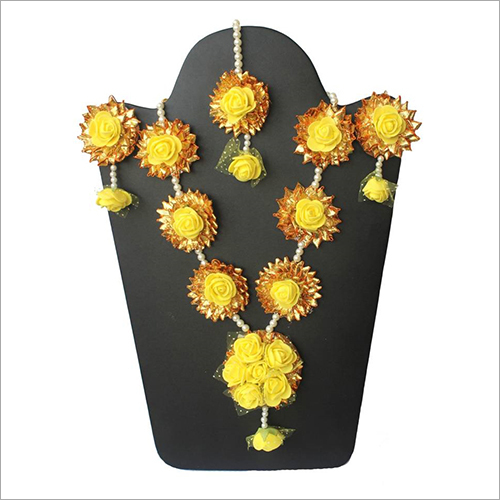 हाथ से बने पीले फूलों की हार सेट