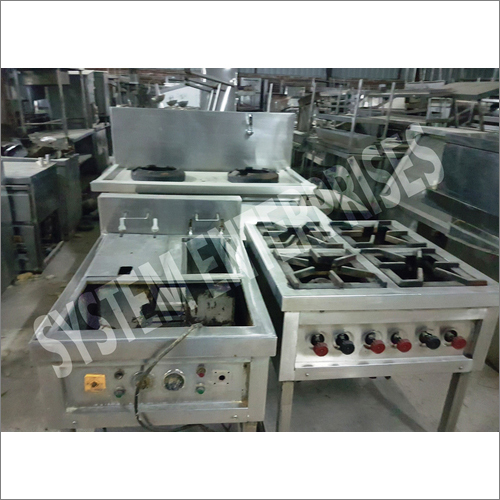 स्टेनलेस स्टील में भारतीय कुकिंग रेंज का इस्तेमाल किया गया है