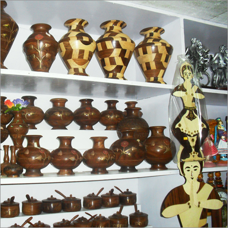 हस्तशिल्प लकड़ी फूलदान