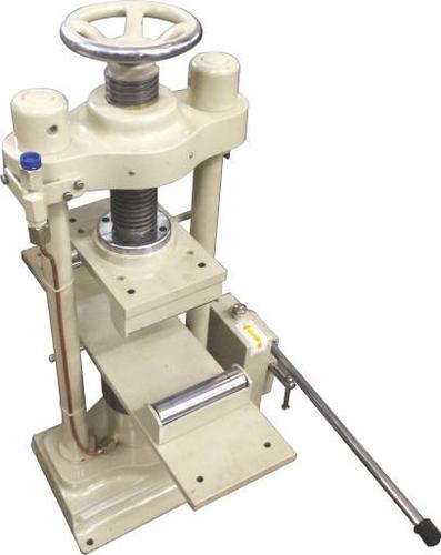 Hand Operated Flexural Testing Machine 250 Kn Capacity: High