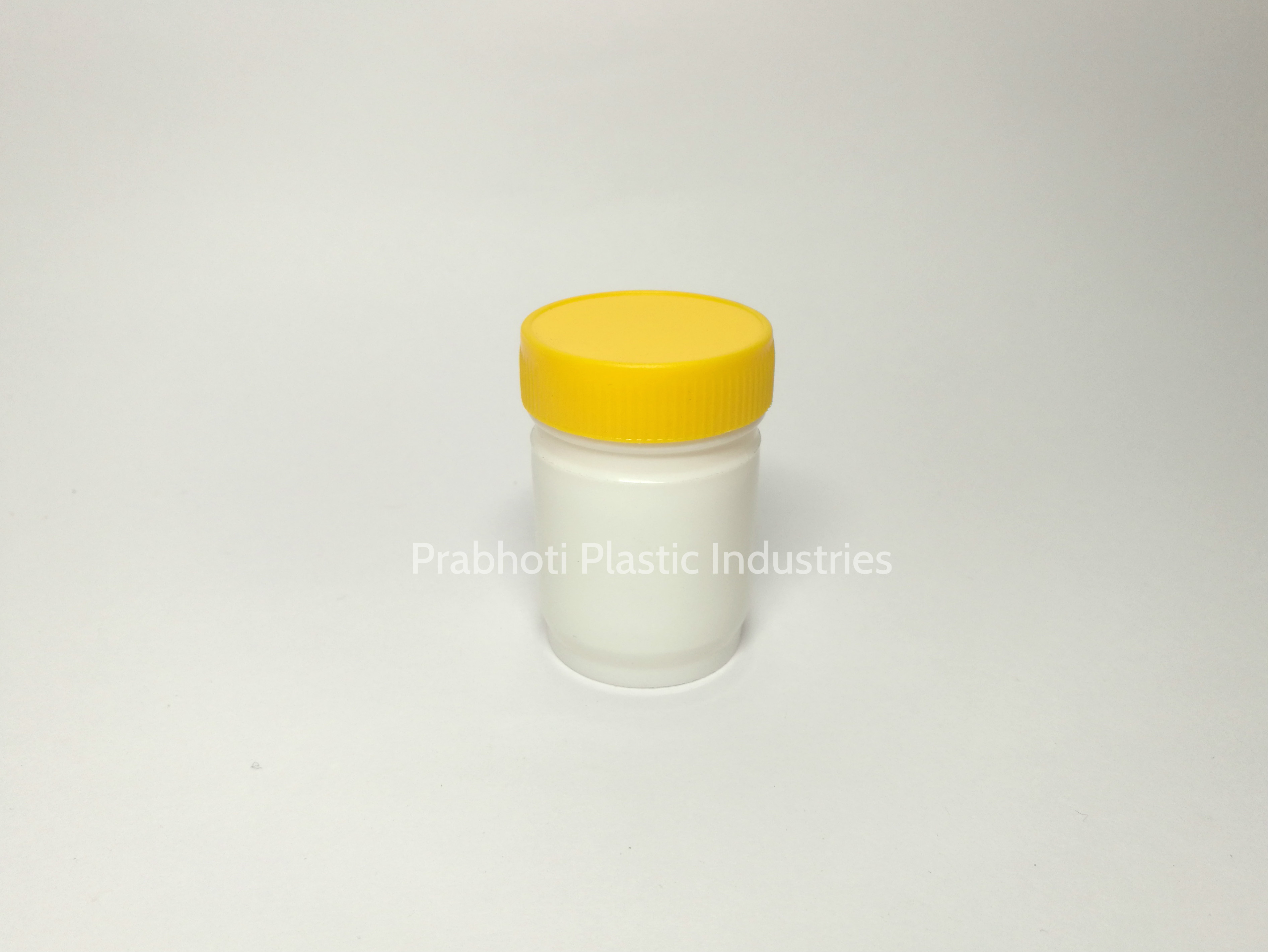 25gm Rub Jar - Polypropylene 25gm Size Round Shape Available In Green Blue Yellow White & Green/white Color Options | Rigid Plastic Construction Screw Cap Type