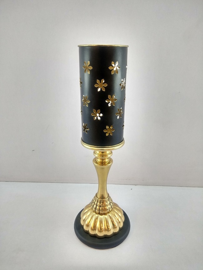 Decorative Glass Candle With Antique Brass Stick Size: Height :5 Inch Length: 23 Inch
