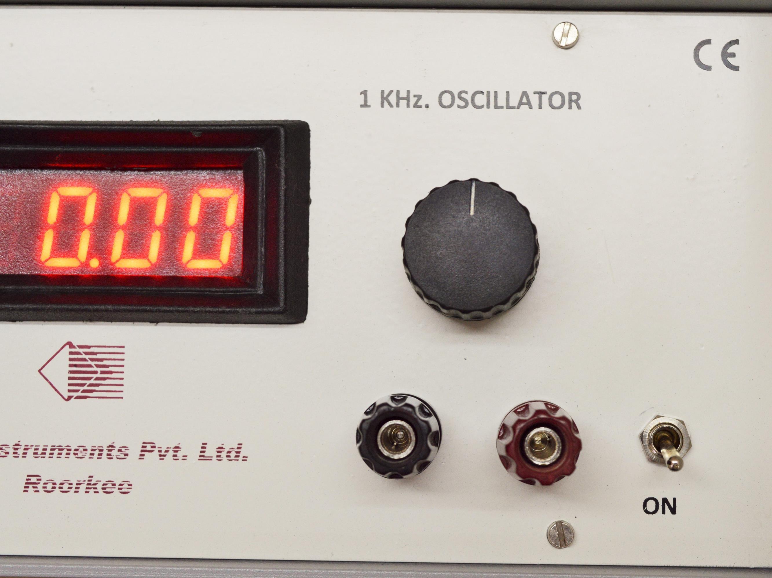 True Rms Ac Milli Voltmeter, Acm-103 Application: Laboratory Experiment