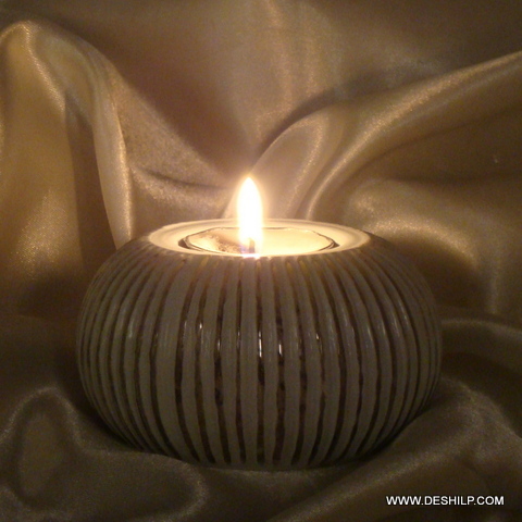 सिल्वर टी-लाइट ग्लास होल्डर