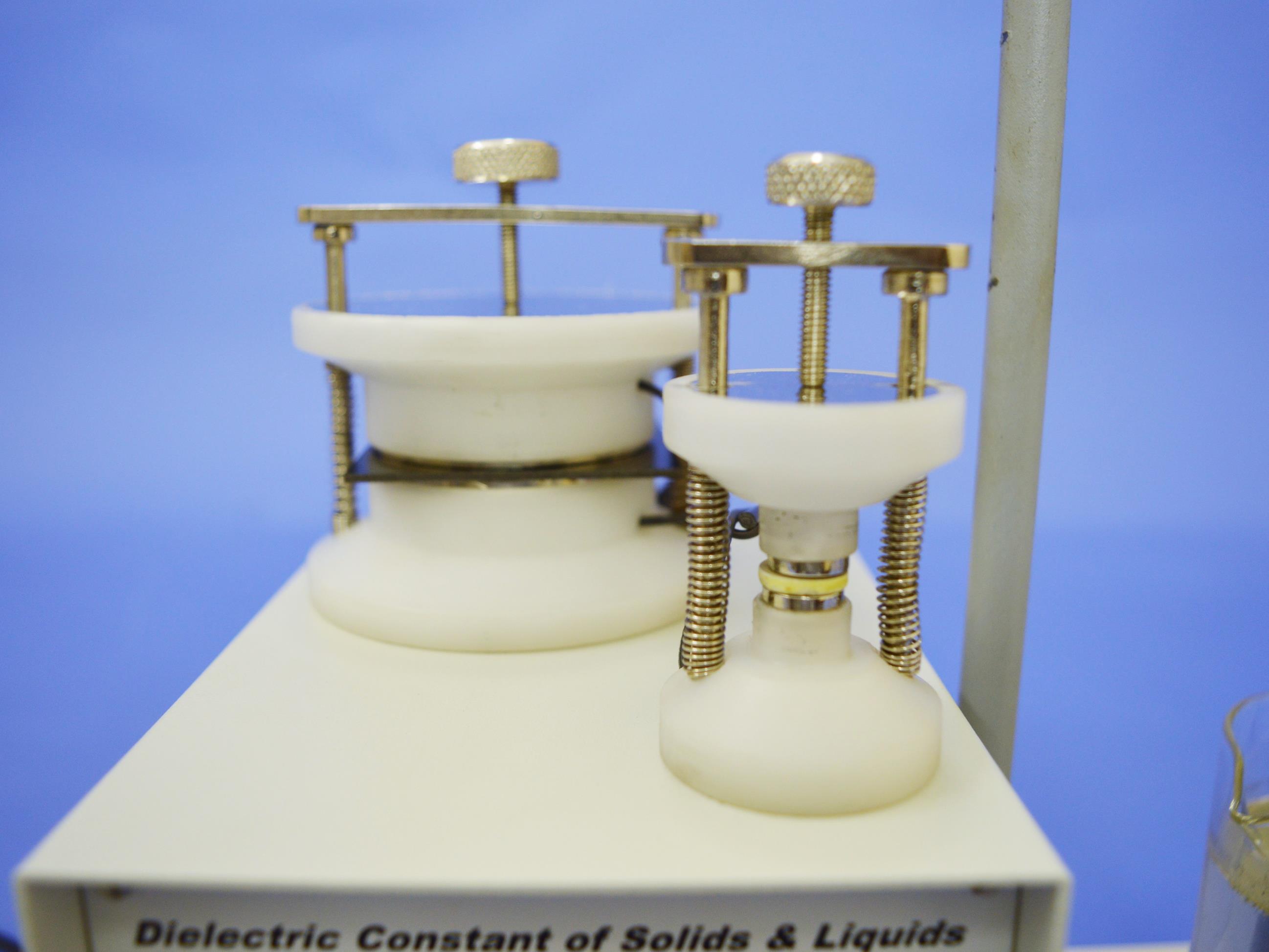Dielectric Constant Of Solids And Liquids, Dsl-01 Application: Laboratory Experiment
