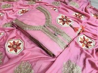 अनोखी पोशाक सामग्री