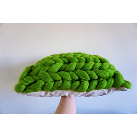 ग्रीन चंकी कुशन