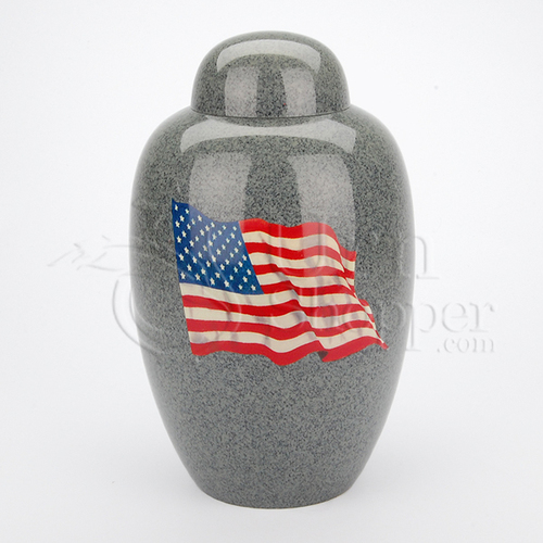 Brassworld India द्वारा अमेरिकी फ्लैग एल्युमीनियम कलश