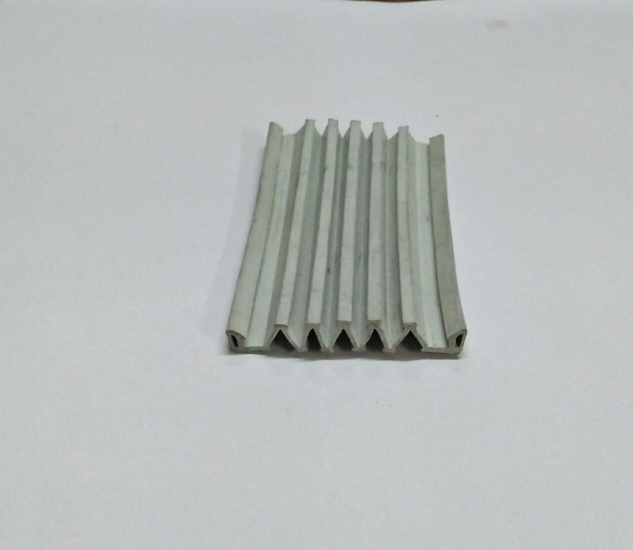 Expansion Block - Edpm Rubber, Various Sizes Available, Black Color - High Tensile Strength, Excellent Structural Stability, Polished Surface Finish, Customizable Designs