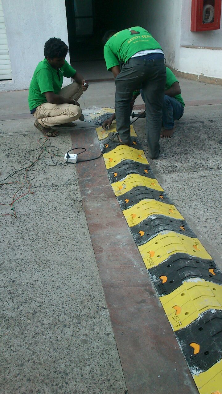 Plastic Speed Bump - Color: Yellow Black