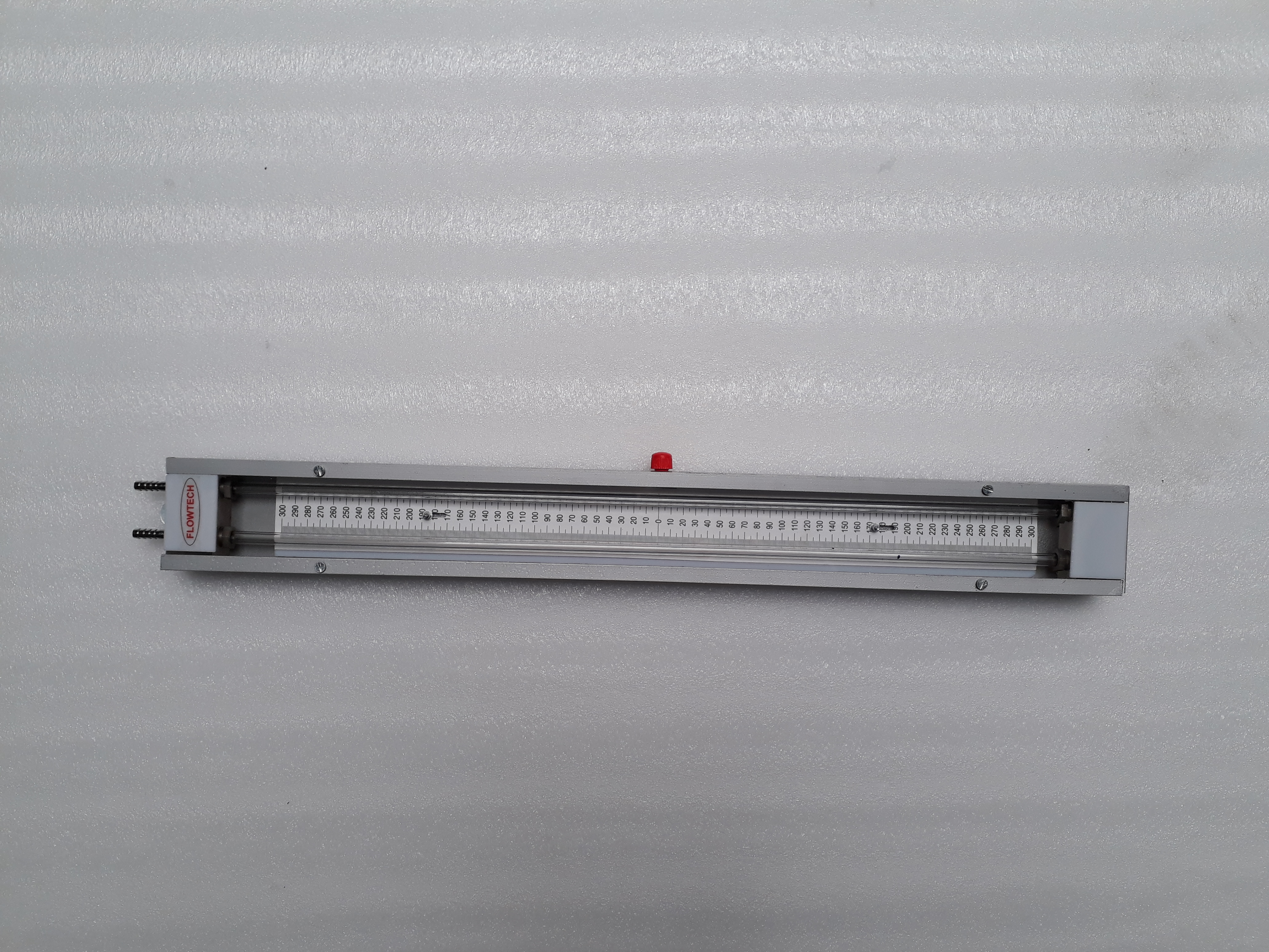 U Tube Manometer - Accuracy: +/- 0.5 Fsd. %