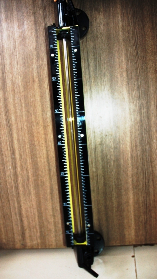 Heavy Duty Tubular Liquid Level Indicator - Borosilicate Glass Tube, 3000 Mm Length | Direct Reading For Atmospheric & Pressurized Applications, Leak-tight Ptfe Packing, 120 °C Operating Temperature, 10 Kg/cmⲠPressure Rating