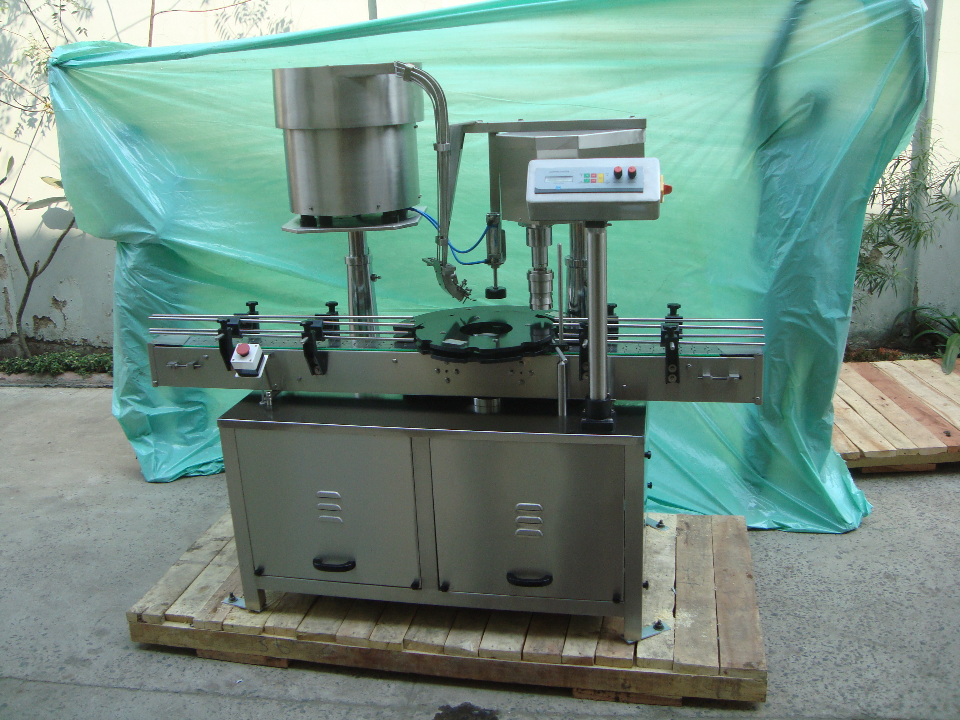 Automatic Screw Capping Machine Capacity: 10 Ml To 1000 Ml