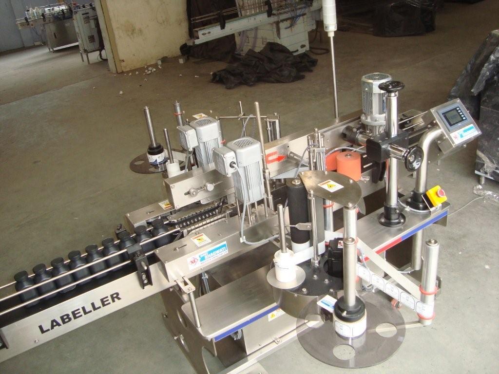 Automatic Self Adhesive Double Side Sticker Labeling Machine Capacity: 10 Ml To 1000 Ml