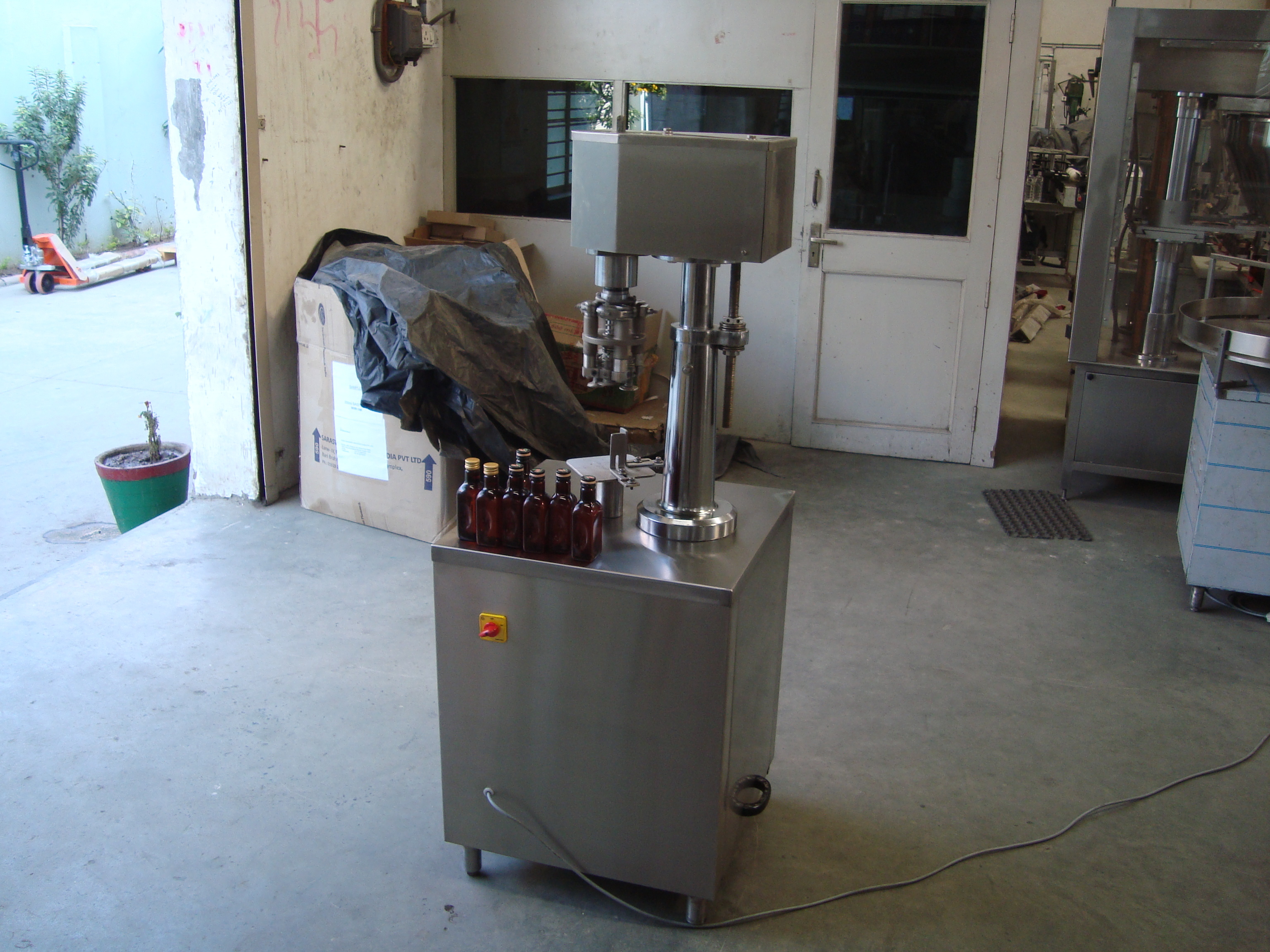 Semi Automatic Single Head Ropp Capping Machine - Stainless Steel, 1 Hp Electric Motor, 8-10 Bpm Output | Precision Sealing With Uniform Torque For Beverage, Food, Chemical Applications