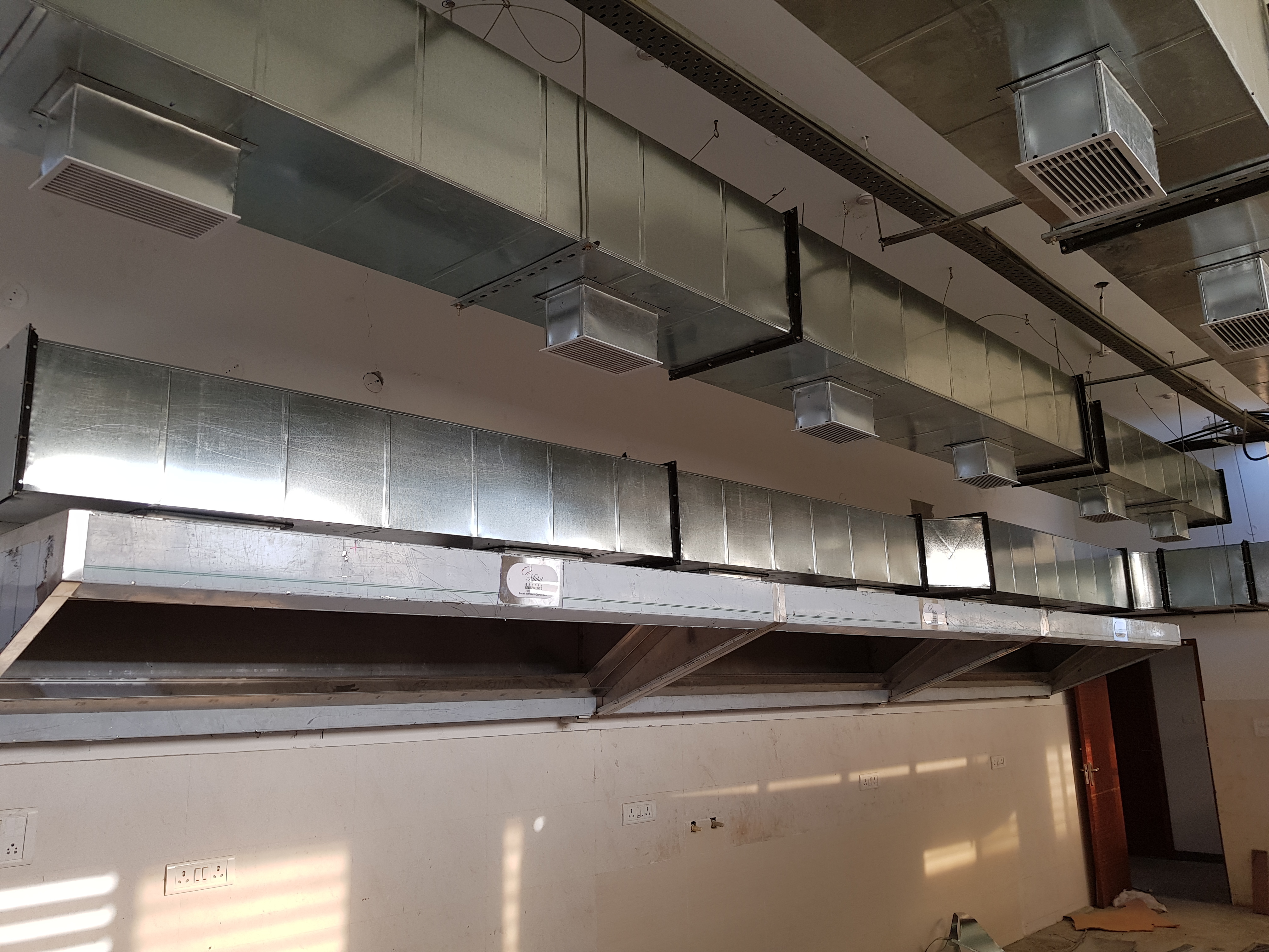 Chimney - Stainless Steel Material, Customizable Dimensions | High Fan Capacity, Low Noise Level, Grease Filter, Led Lighting, 1 Year Warranty