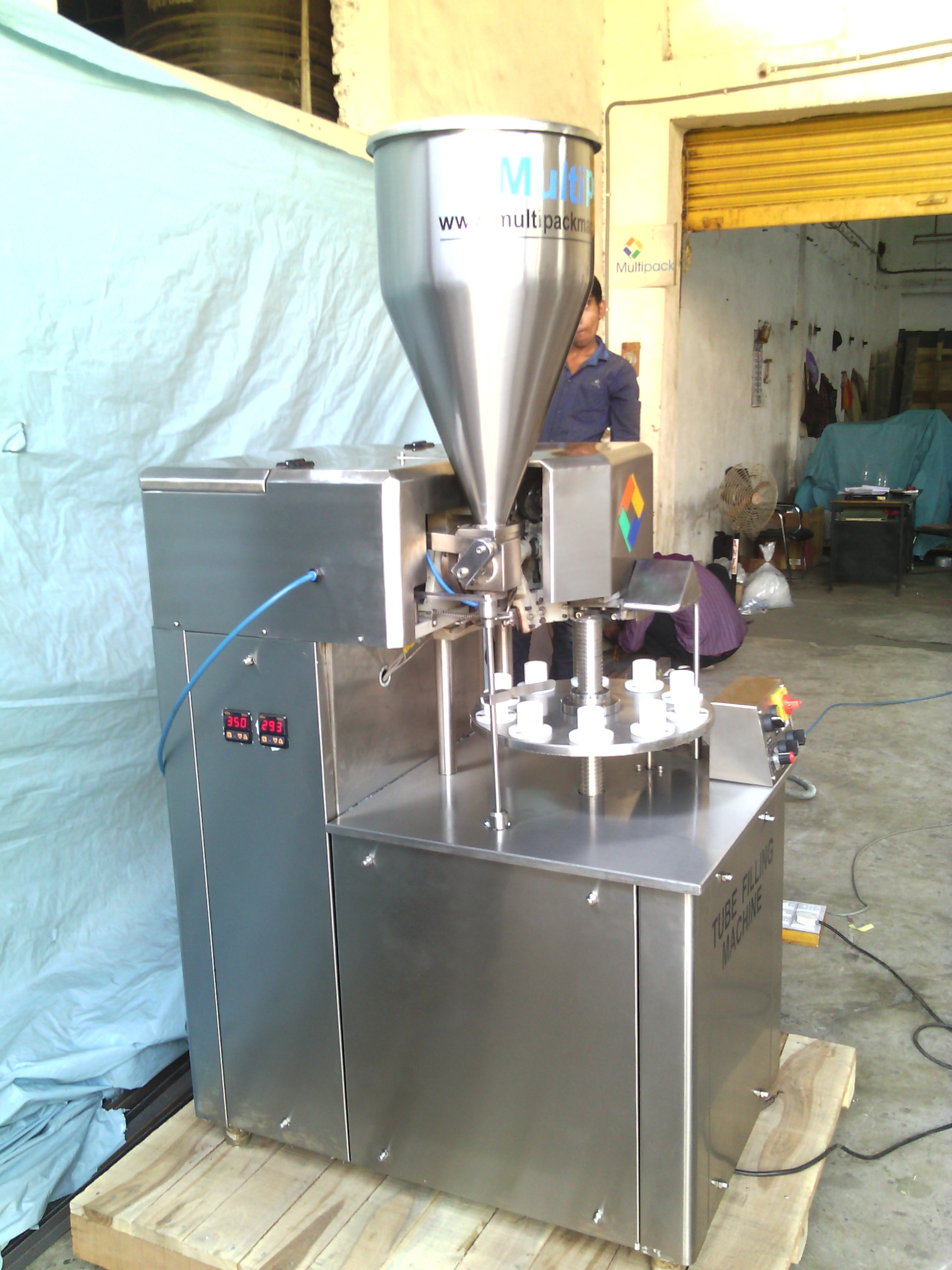 Tube Filling Machine Capacity: 5 To 250 Gram