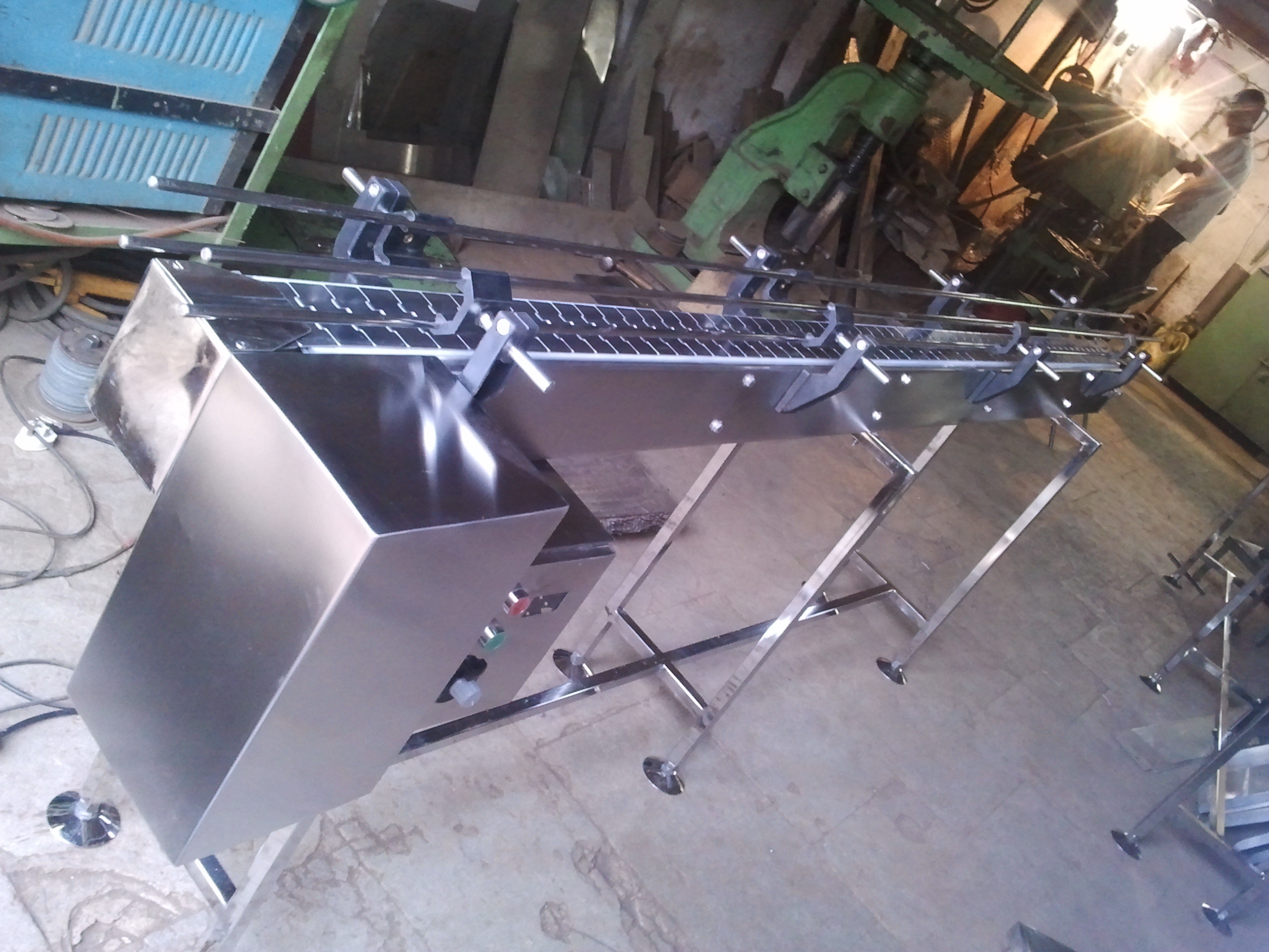 Slat Conveyor System - Stainless Steel, 860mm To 910mm Height, 89mm Belt Width | Adjustable Guide, Variable Drive, Self-alignment Bearing