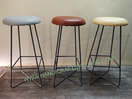 मशीन मेड मेपल सोलो स्टूल