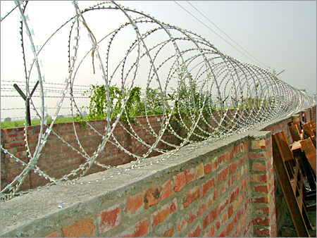प्रबलित पंच टेप