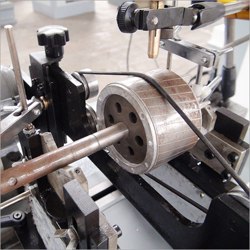 Motor Rotor Balancing Machine - Cast Iron Bed, Max Mass 5 Kg, Max Diameter 300 Mm | Durable Design, Low Vibration Damping, Permanent Calibration, User-friendly Interface