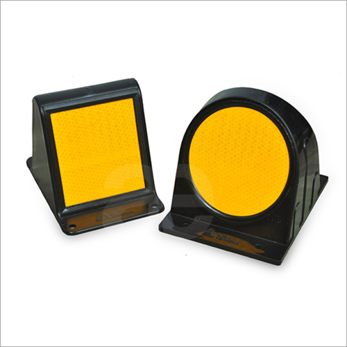 Median Marker - Metal, Small To Large | Yellow, Reflective, Impact Resistant, Automatic, Durable, Corrosion Resistant, Tested for Safety