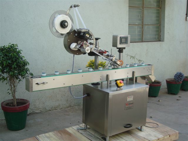 Automatic Top & Side Sticker Labelling Machine Accuracy: 0.5 Mm Mm