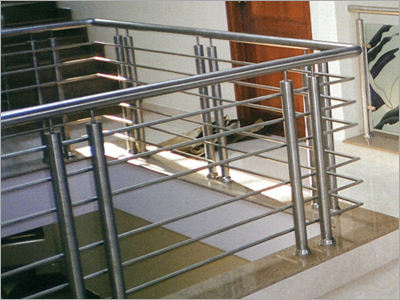 स्टेनलेस स्टील सीढ़ी रेलिंग