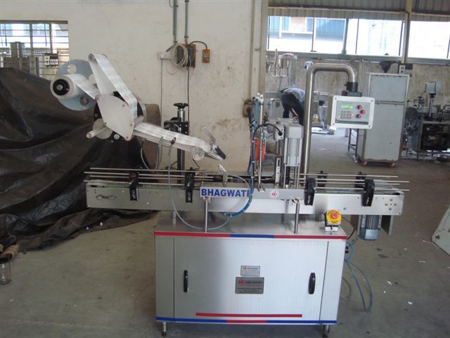 Automatic Horizontal Top Sticker Labelling Machine Accuracy: 05 Mm