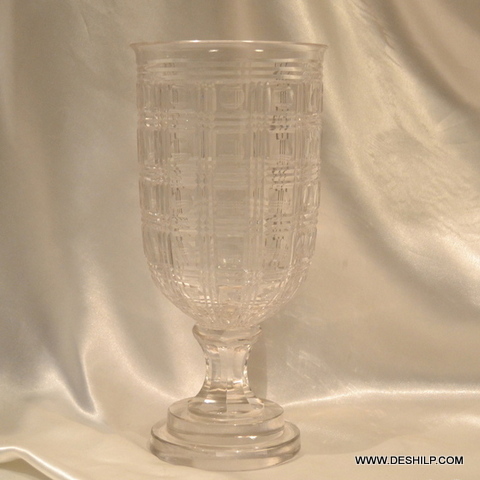 अनोखा क्रिस्टल कटिंग ग्लास फ्लावर वेस बॉटम डायमीटर: 15 सेंटीमीटर (Cm)