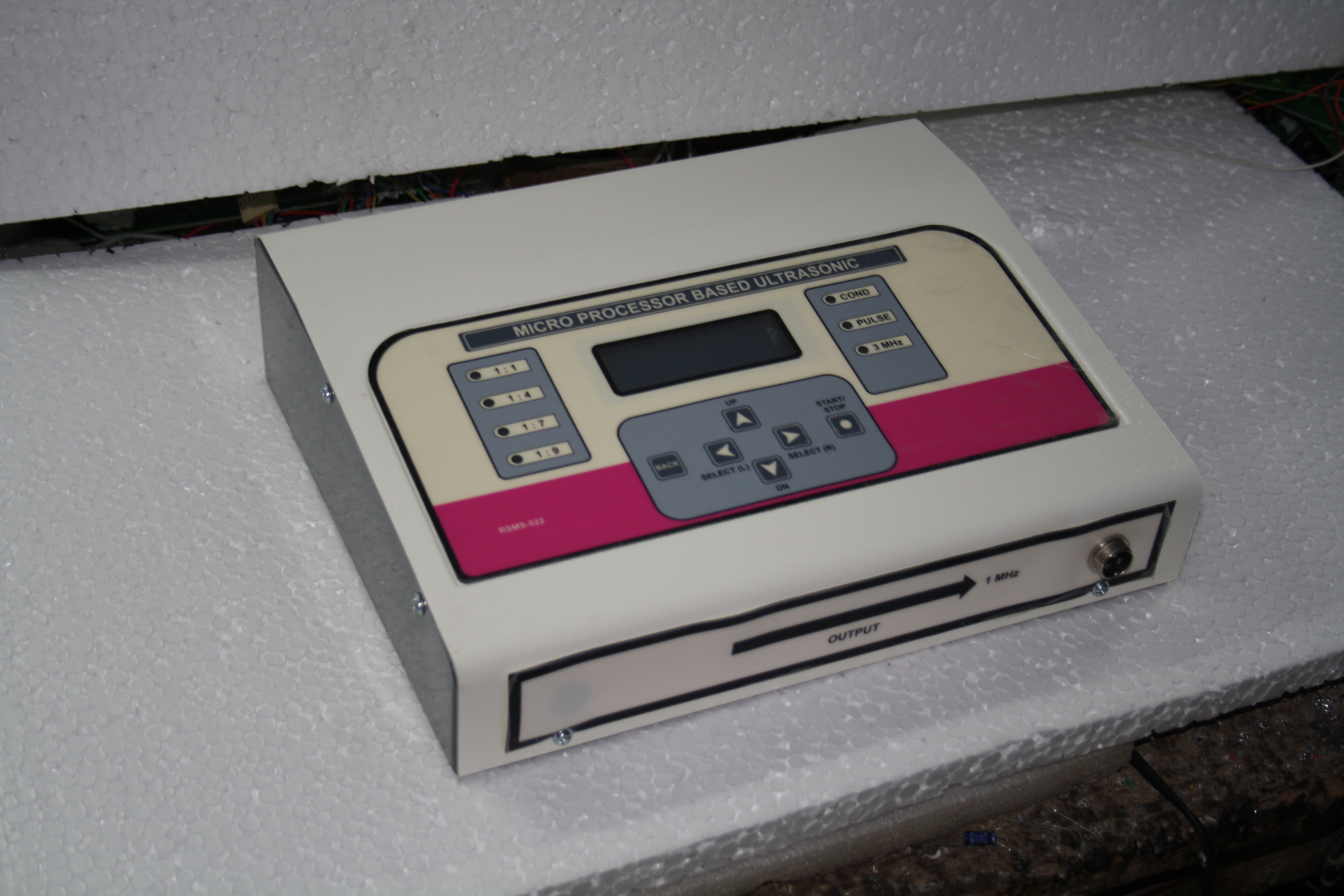 Ultrasound Machine 1 & 3 Mhz Recommended For: Muscles