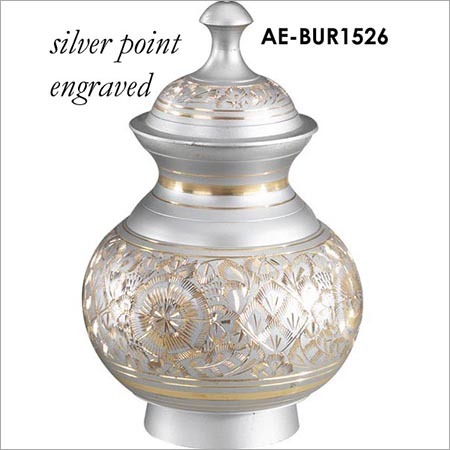 बिल्ली, कुत्ते के लिए उकेरा हुआ कांस्य - चांदी का उकेरा हुआ पालतू शवदाह कलश