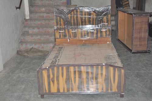 लकड़ी का एकल बिस्तर