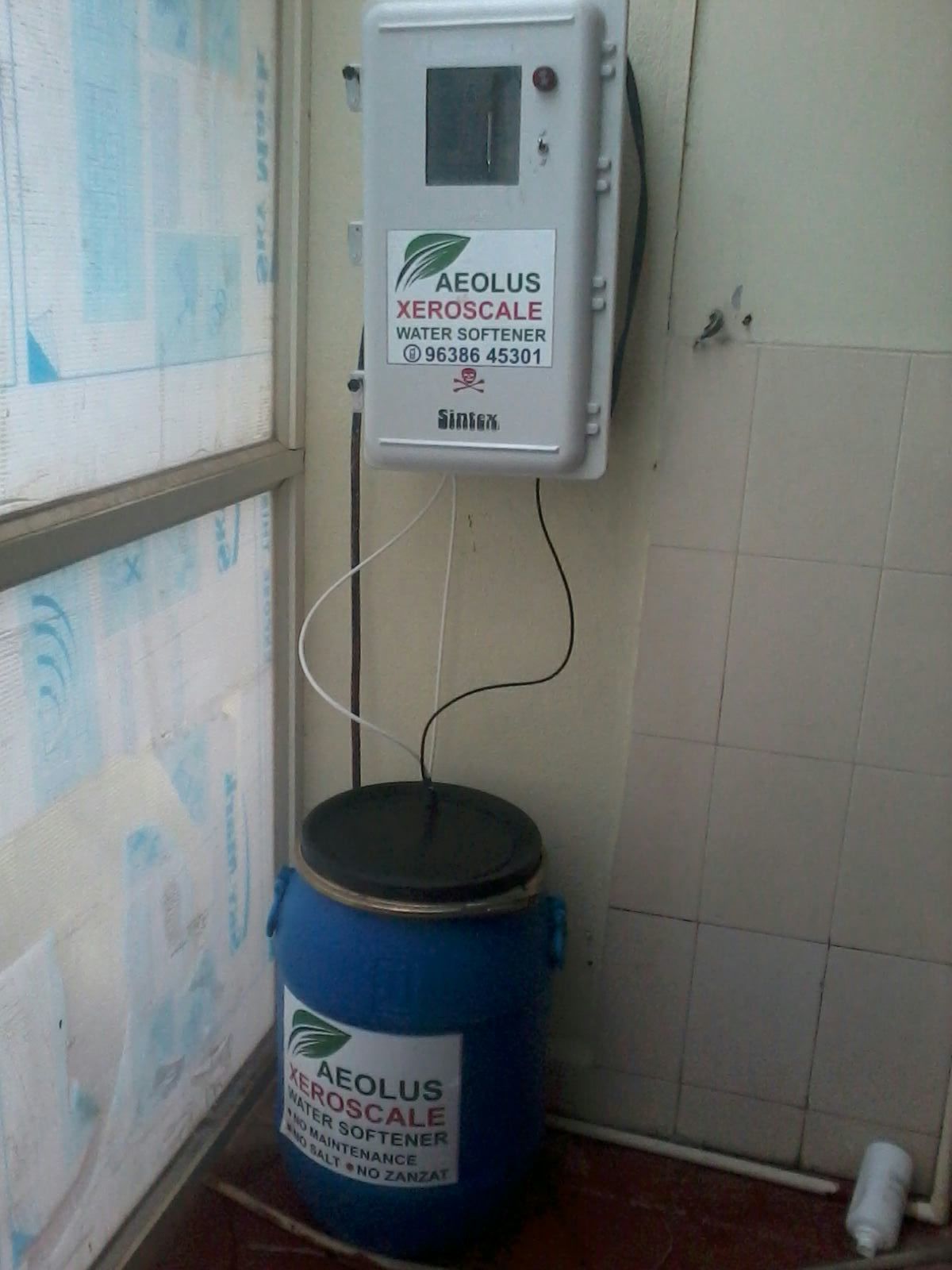 Xeroscale Water Softener - Polypropylene, Vertical Softener Tank Type, 30v Power Consumption | Full Automatic, Reliable, Affordable, Health & Environment Safe, 1600 Ppm Hardness Treatment