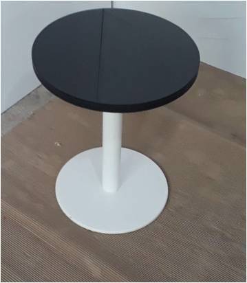 साफ करने में आसान कैफे और मीटिंग टेबल