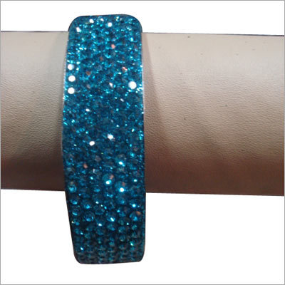 पत्थर पीतल की चूड़ियाँ