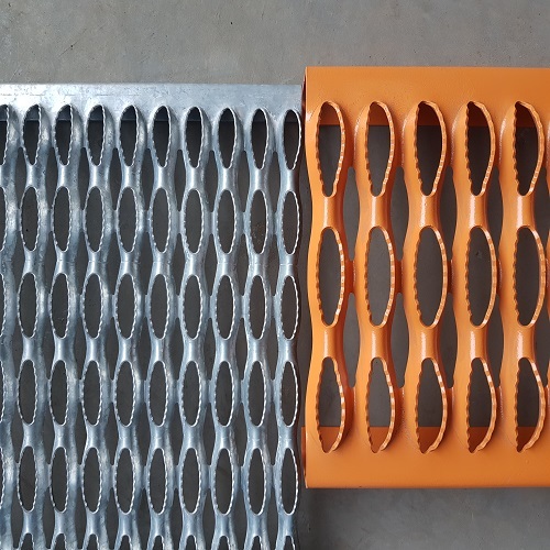 Diamond Grip Platform - Steel Material, Powder Coated Finish | One-piece Slip Resistant Design With High Load Capacity And Self-cleaning Surface