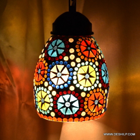 मल्टीकलर ग्लास मेड हैंड डेकोर वॉल हैंगिंग