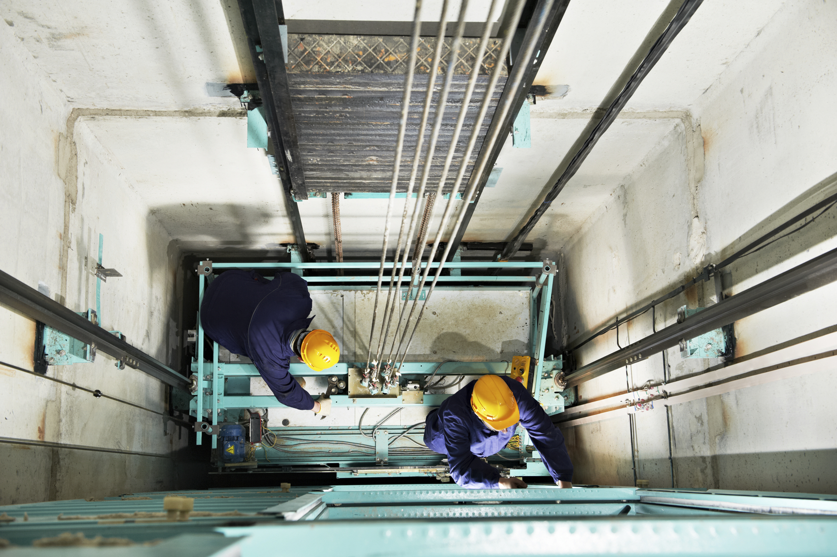 Counterweight Lift ( Good Cum Passenger )