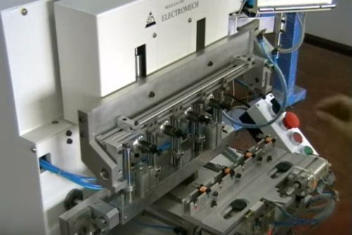 बॉबिन वाइंडर मशीन में पीएलसी प्रोग्रामिंग और पैनल