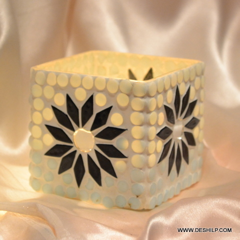 Small T Light Candle Holder For House Decoration - Material: Glass