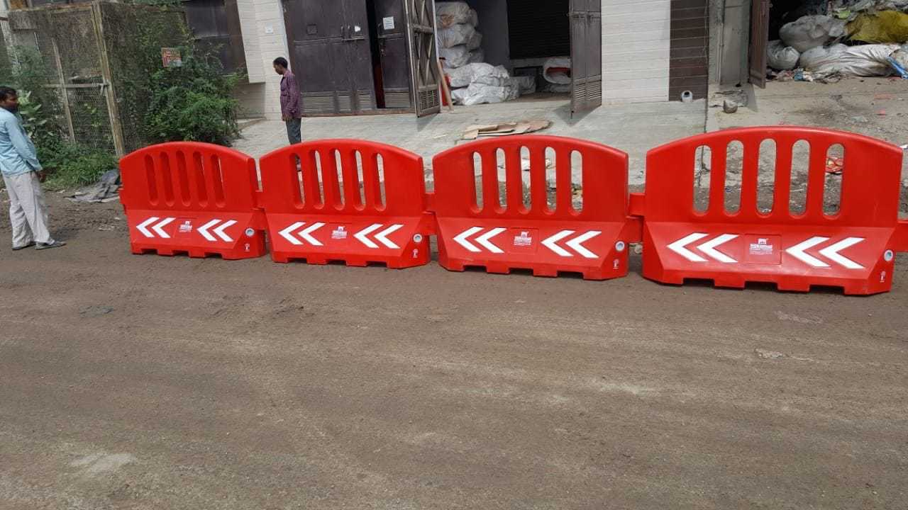 Road Barrier - Plastic, 2540 X 250mm X 285mm | Red For Enhanced Road Safety